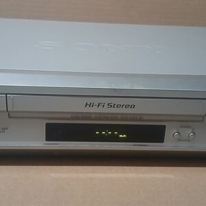 Sony Hi-Fi Stereo SLV-N700 VCR With Remote Tested